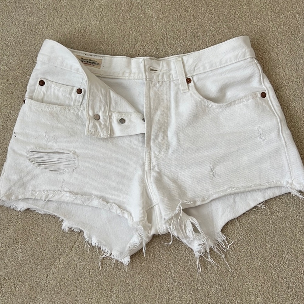 Levi’s White Denim Shorts